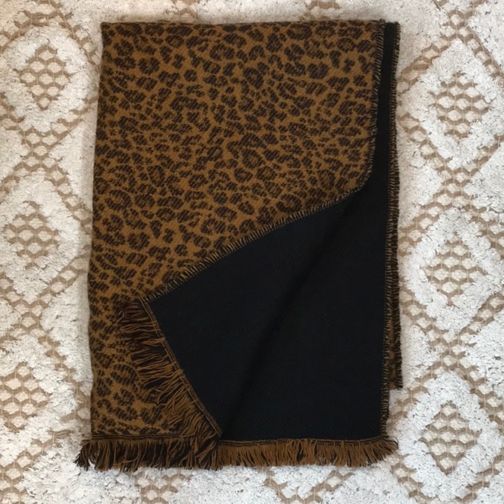 Leopard blanket scarf